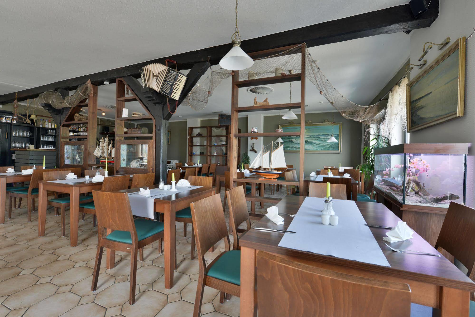 Hotel- & Ferienanlage Kapitaens-Haeuser Breege Luaran gambar